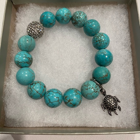 Turquoise Beaded Bracelet With Turtle Charm & Faux Diamond Bead - Picture 4 of 6